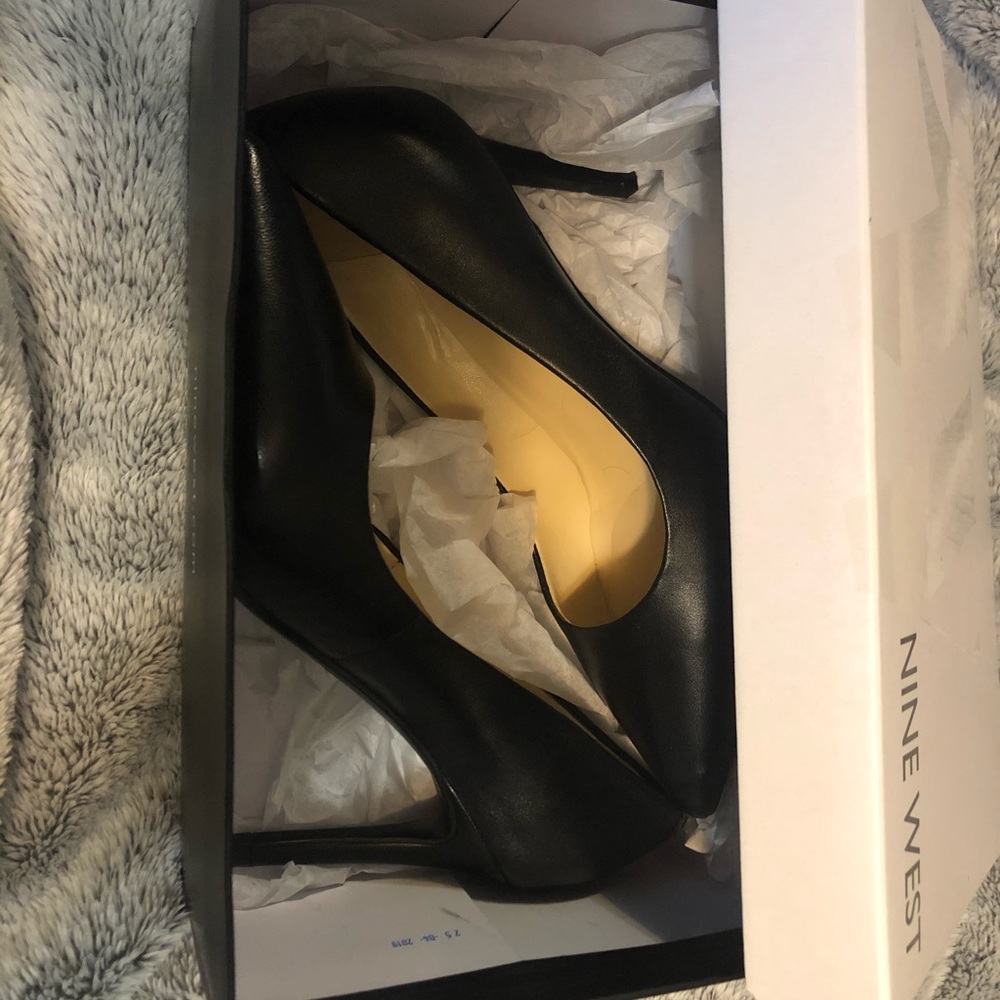 5.5 Nine West Heels (accepting any offer)